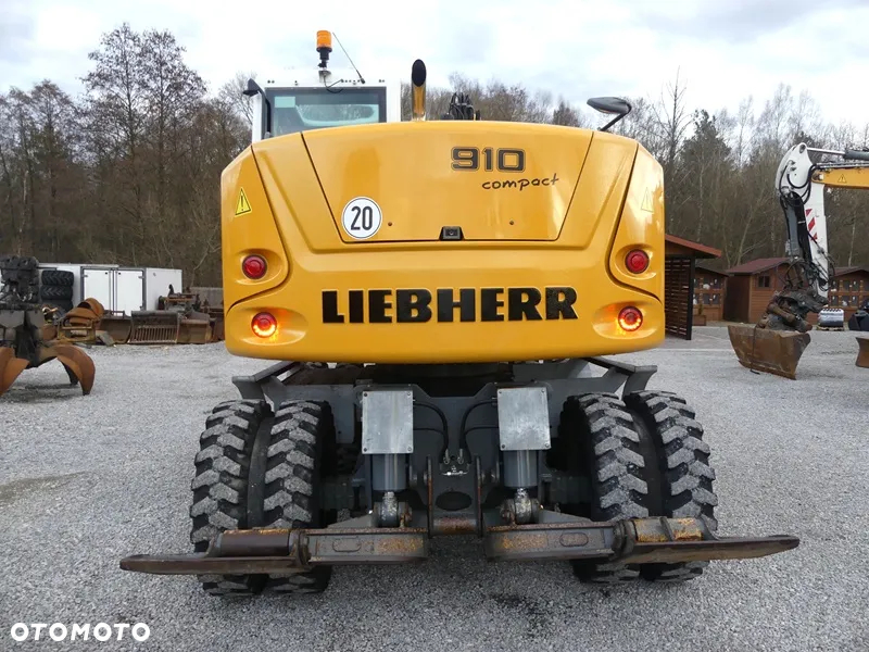 Liebherr A910 Compact / Sprowadzona / Super Stan / - 4