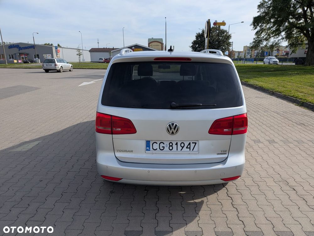 Volkswagen Touran - 4