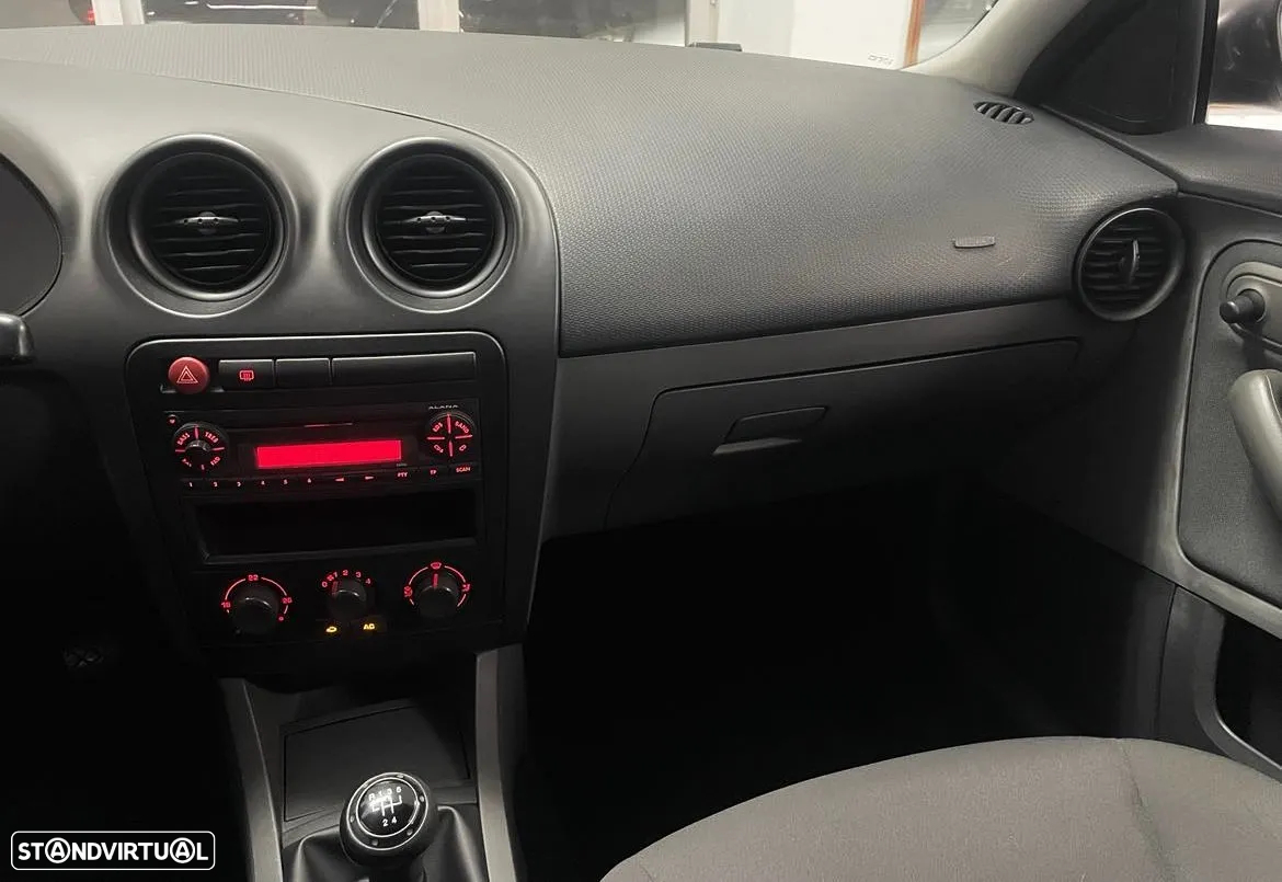 SEAT Ibiza 1.2 12V Reference - 16