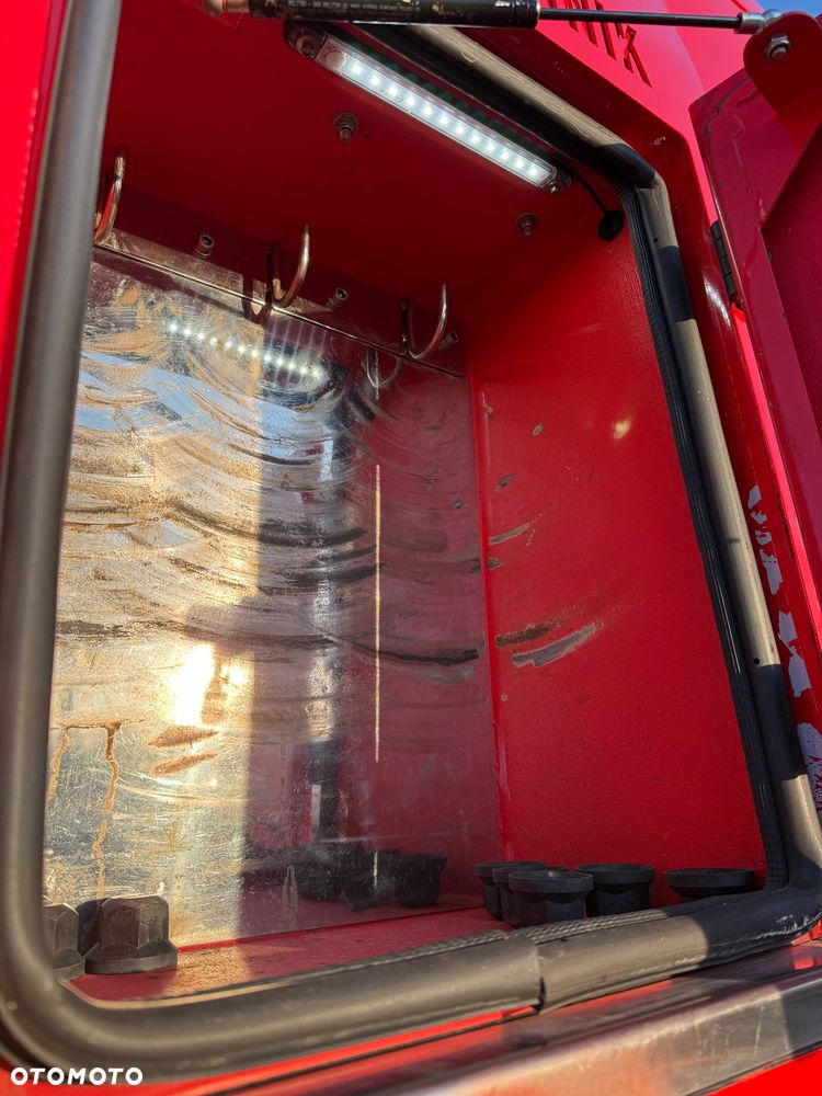 DAF LF 210 Pomoc drogowa laweta holownik widelec platforma hydrauliczna - 40