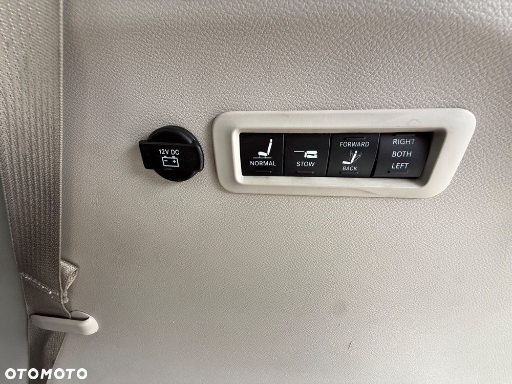 Chrysler Pacifica - 21