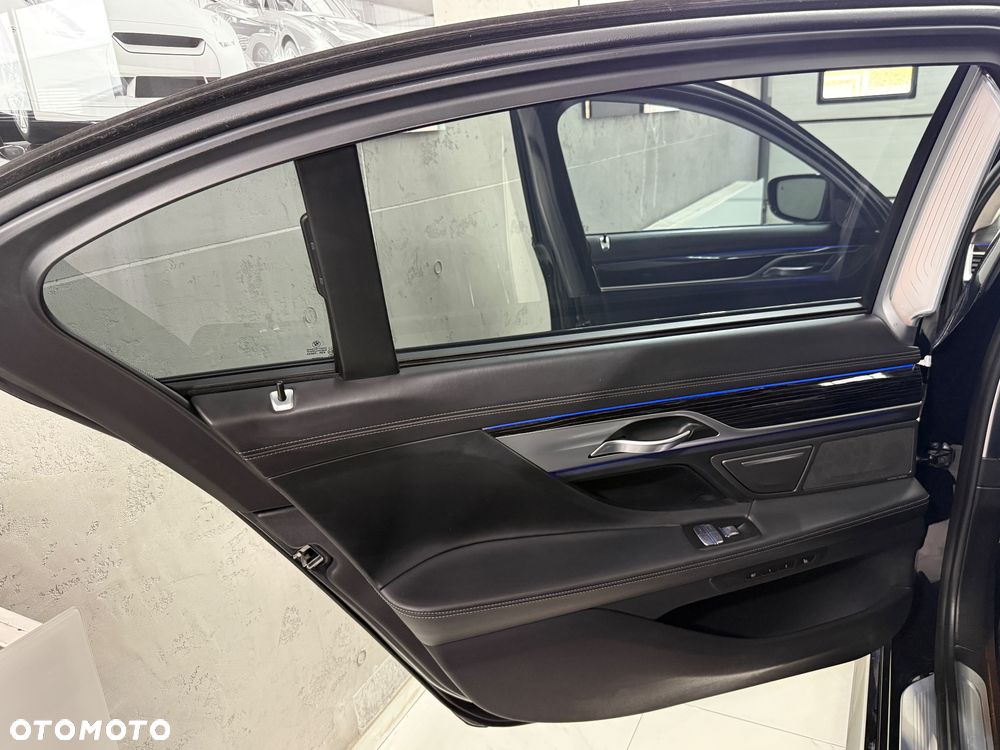 BMW Seria 7 - 13
