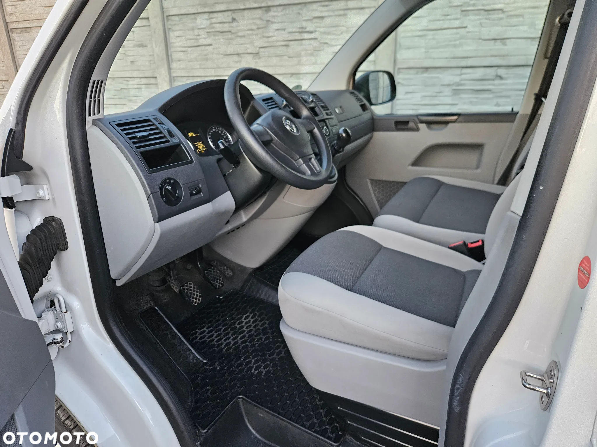 Volkswagen Transporter - 9