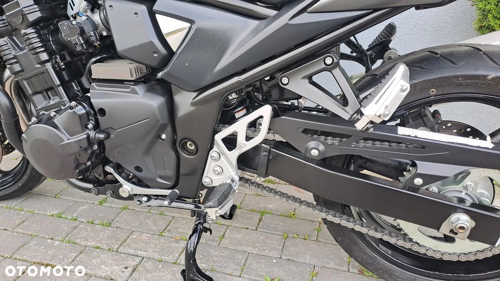 Suzuki Bandit - 32