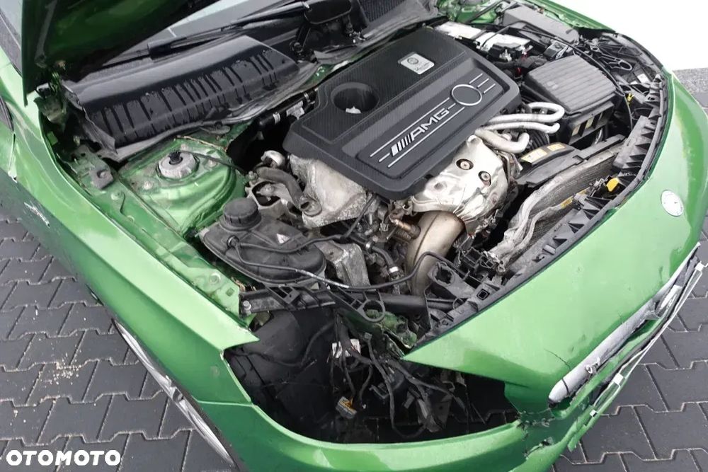 Mercedes-Benz Klasa A AMG 45 4Matic AMG Speedshift 7G-DCT PETRONAS 2015 World Champion Edition - 34