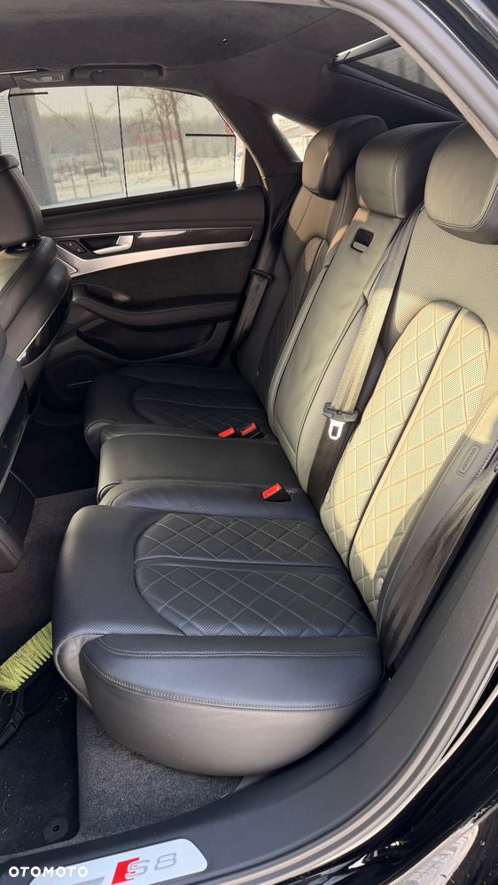 Audi S8 Plus - 20