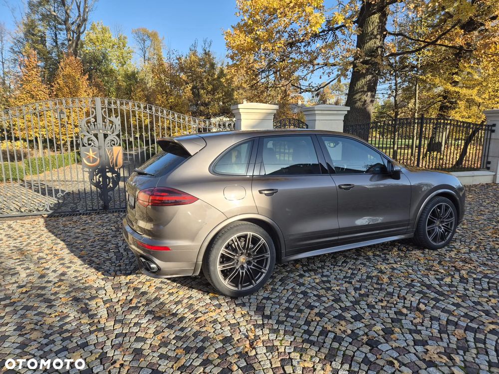 Porsche Cayenne - 9