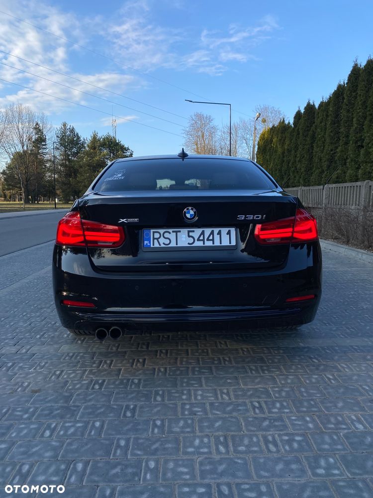BMW Seria 3 330i xDrive Luxury Line - 8