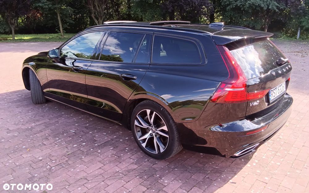 Volvo V60 B5 B R-Design - 8