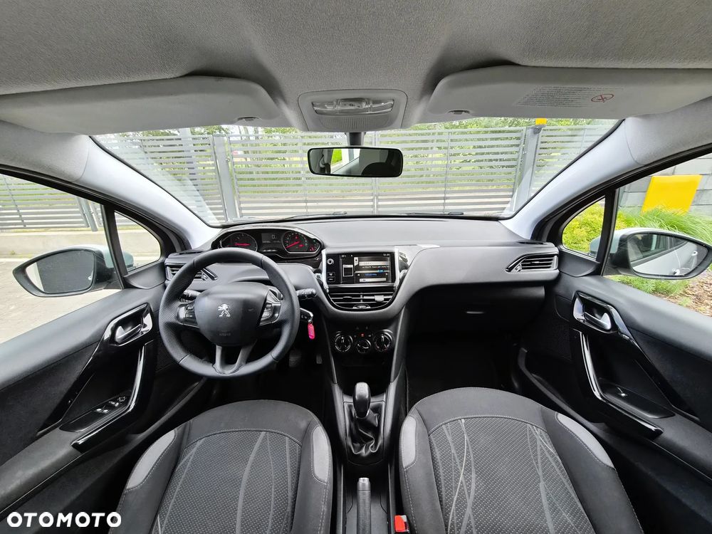 Peugeot 208 - 5