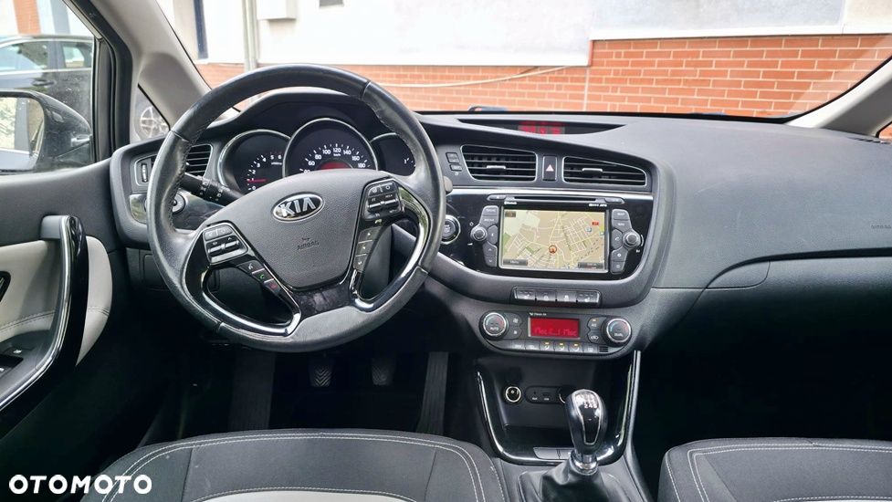 Kia Ceed 1.6 CRDi 136 ISG Spirit - 18