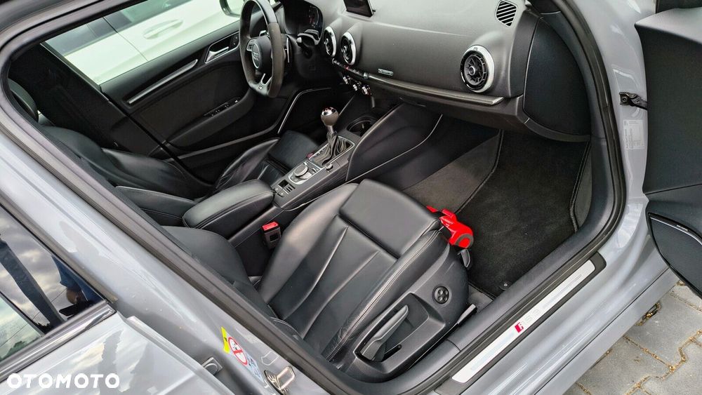 Audi RS3 Sportback - 35