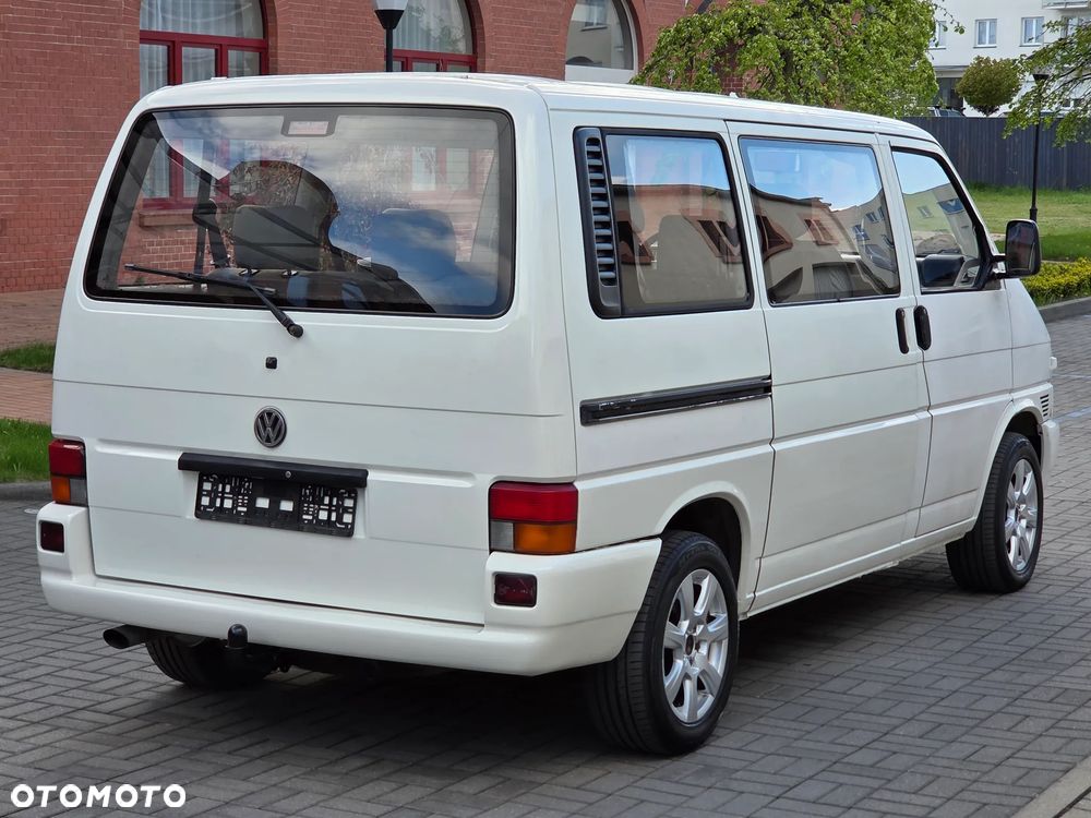 Volkswagen Caravelle - 2