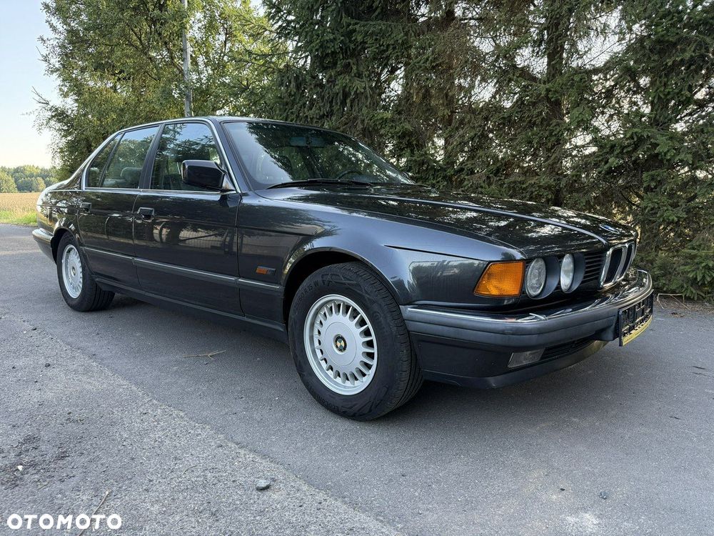 BMW Seria 7 - 36