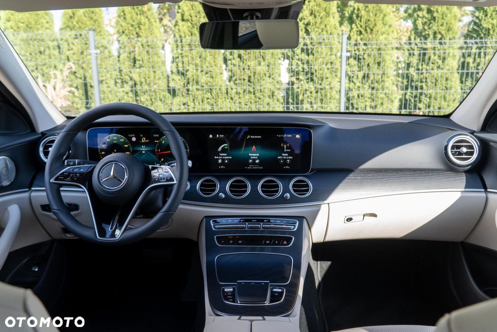 Mercedes-Benz Klasa E - 9