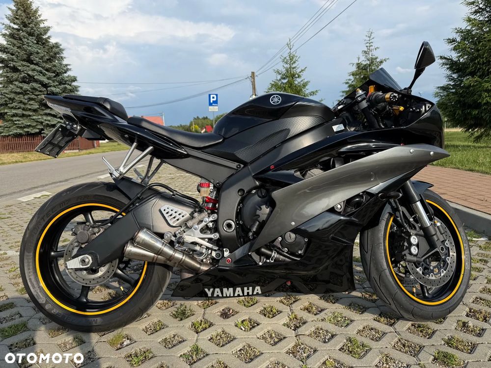 Yamaha R6 - 1