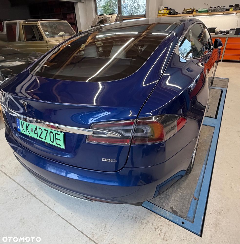 Tesla Model S 90D Allradantrieb - 4