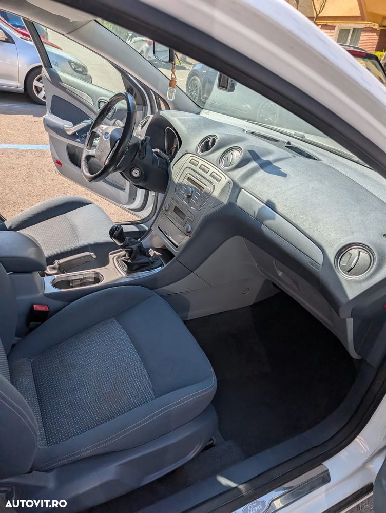 Ford Mondeo - 17