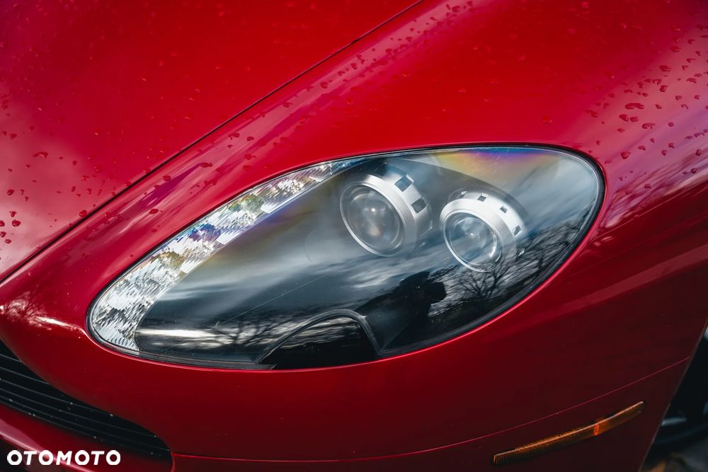 Aston Martin V8 Vantage - 4
