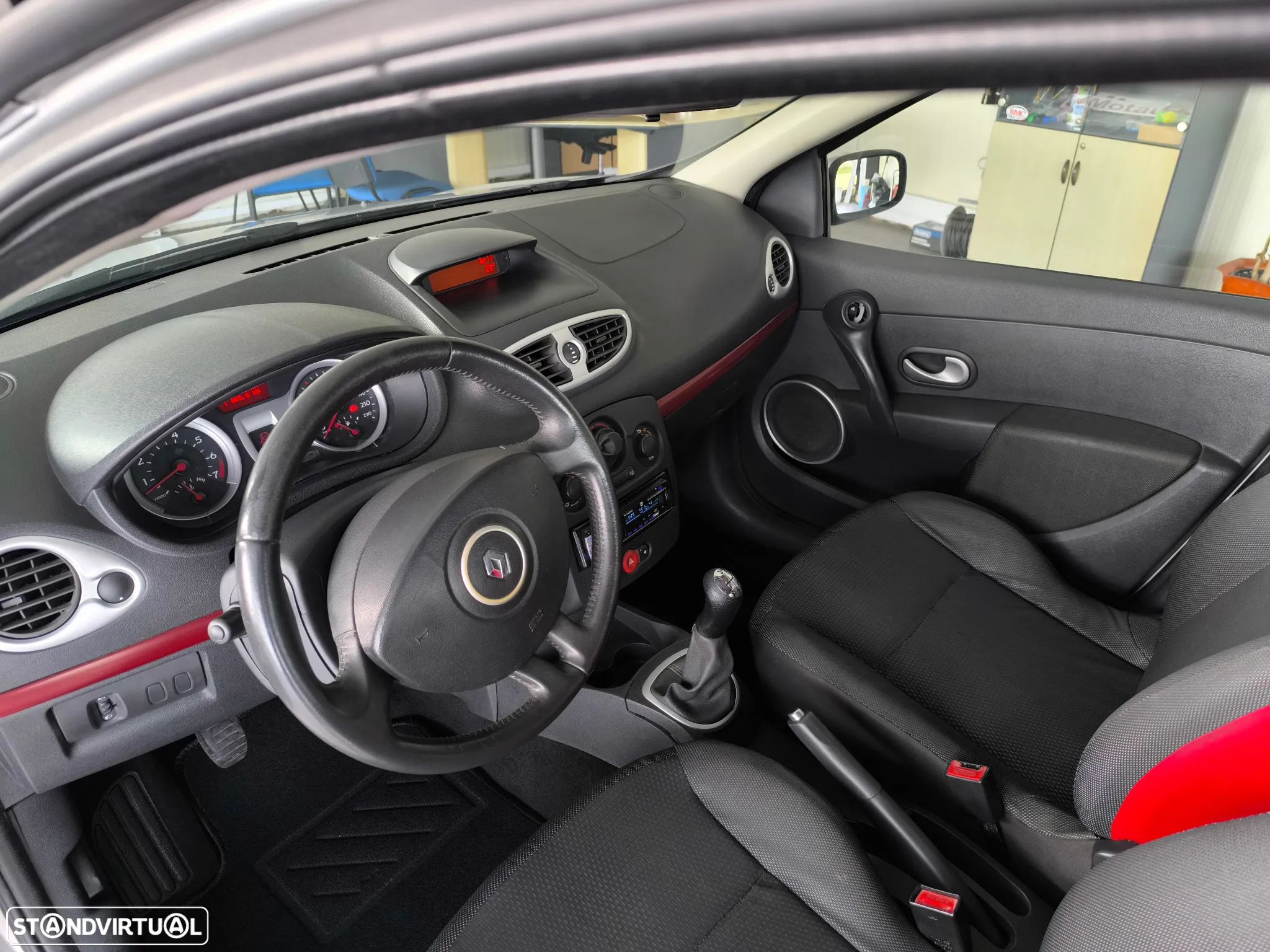 Renault Clio - 9