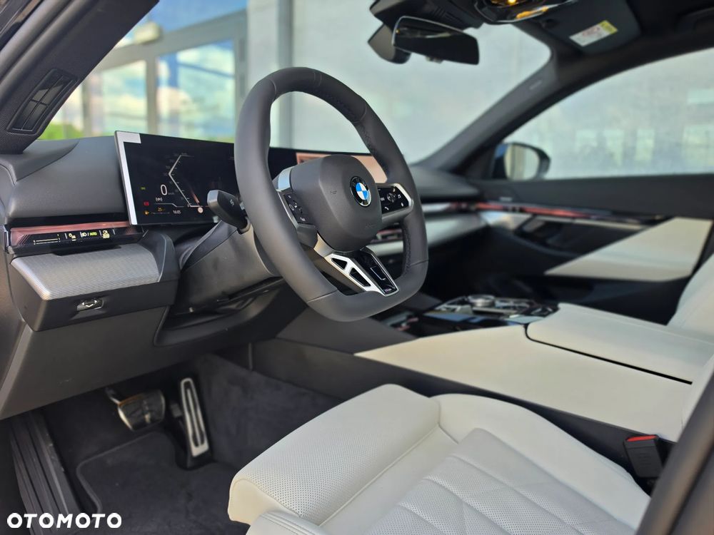 BMW Seria 5 520d xDrive mHEV - 22