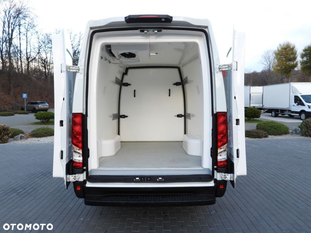 Iveco DAILY 35S14 FURGON CHŁODNIA  0*C ZASILANIE 230V NAWIGACJA AUTOMAT  KLIMATYZACJA  140KM - 26