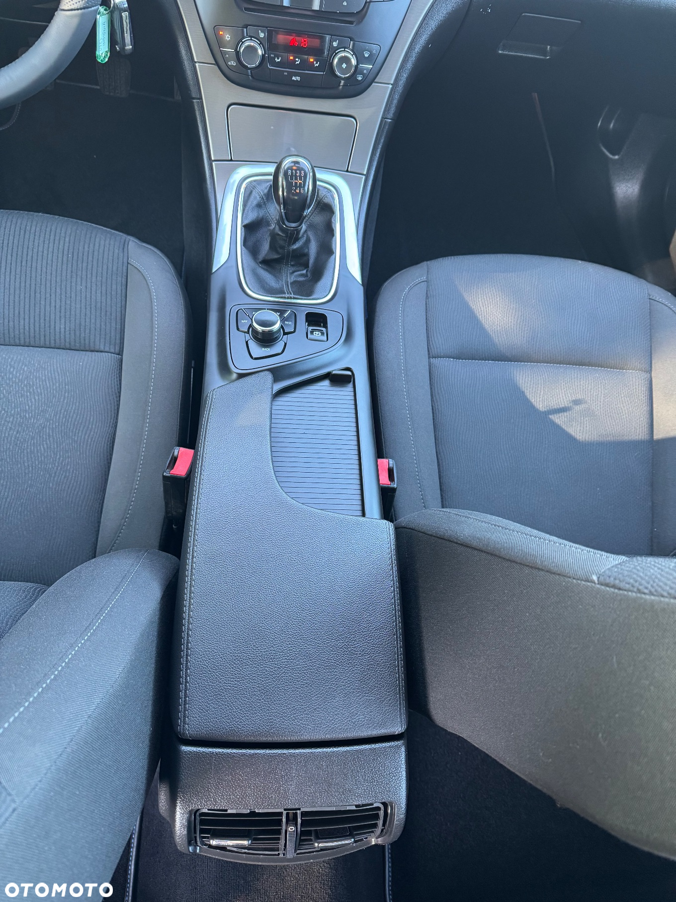 Opel Insignia - 33