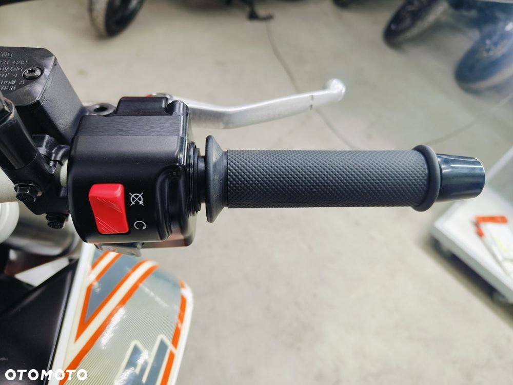 KTM Duke - 16