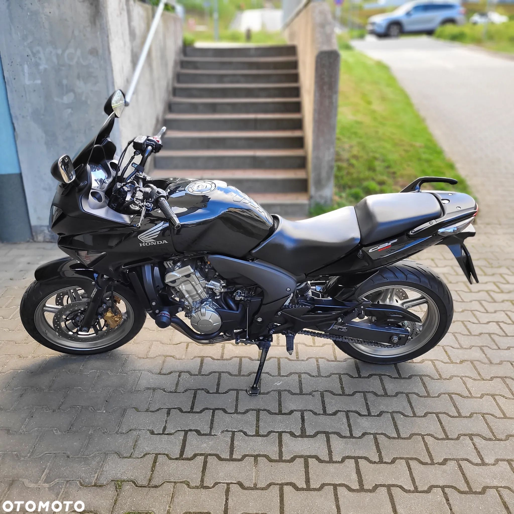 Honda CBF - 1