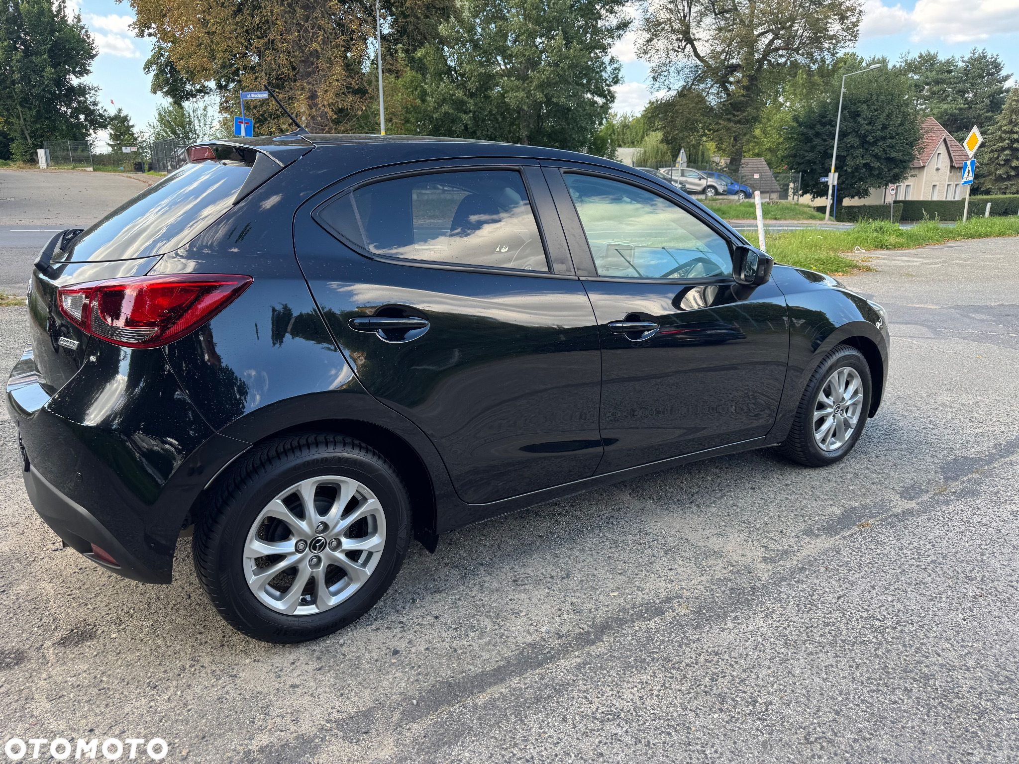Mazda 2 - 8