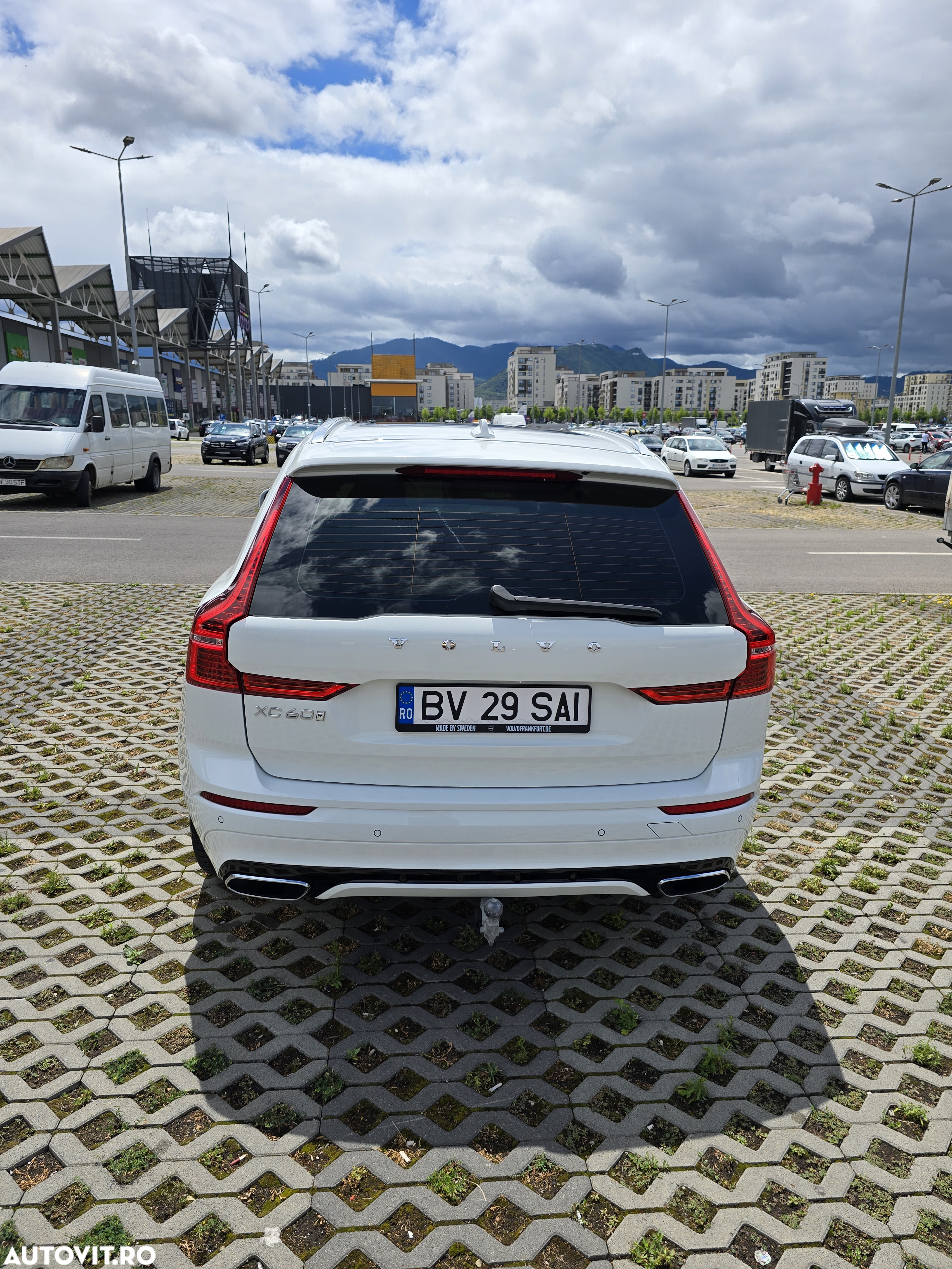 Volvo XC 60 D4 R-Design - 3