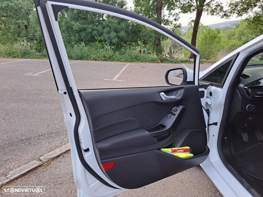 Ford Fiesta 1.1 COOL&CONNECT - 11