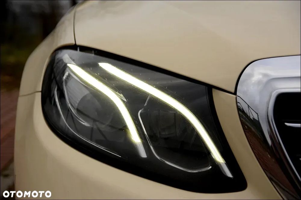 Mercedes-Benz Klasa E 200 d 9G-TRONIC - 37