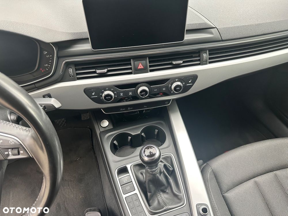 Audi A4 Limousine 1.4 TFSI Sport - 24