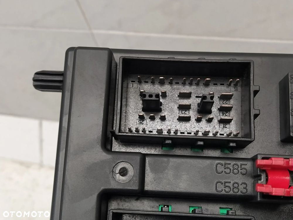 JAGAUR XJ X351 LIFT SKRZYNKA BEZPIECZNIKÓW ORYGINAŁ - 11