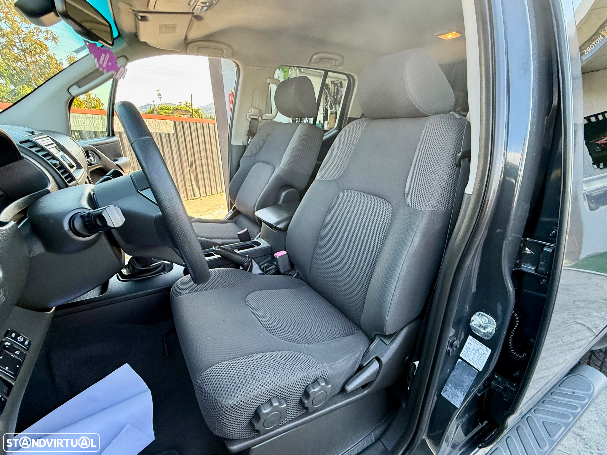 Nissan Navara 2.5 dCi CD LE Premium - 15