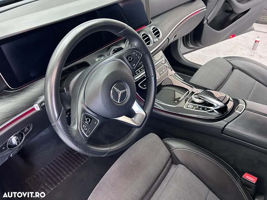 Mercedes-Benz E 220 d T 9G-TRONIC - 11