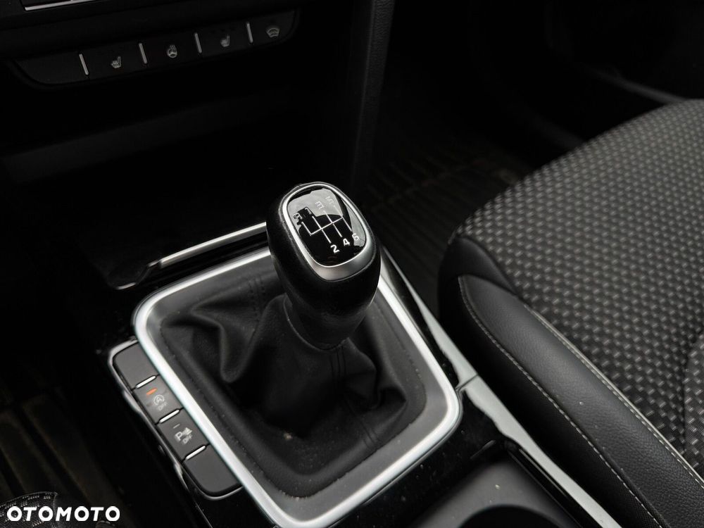 Kia Ceed 1.5 T-GDI Business Line - 29