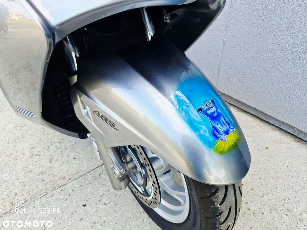 Suzuki Burgman - 23