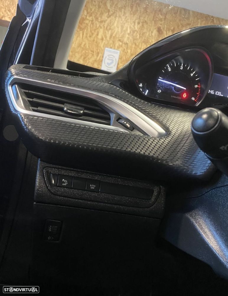 Peugeot 2008 1.5 BlueHDi Style - 24