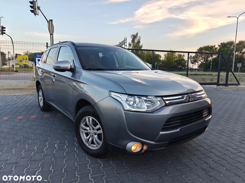 Mitsubishi Outlander 2.2 DI-D 2WD Invite - 2