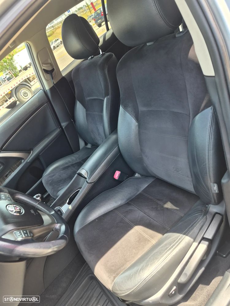 Toyota Avensis SW 2.0 D-4D Luxury+Navi - 13