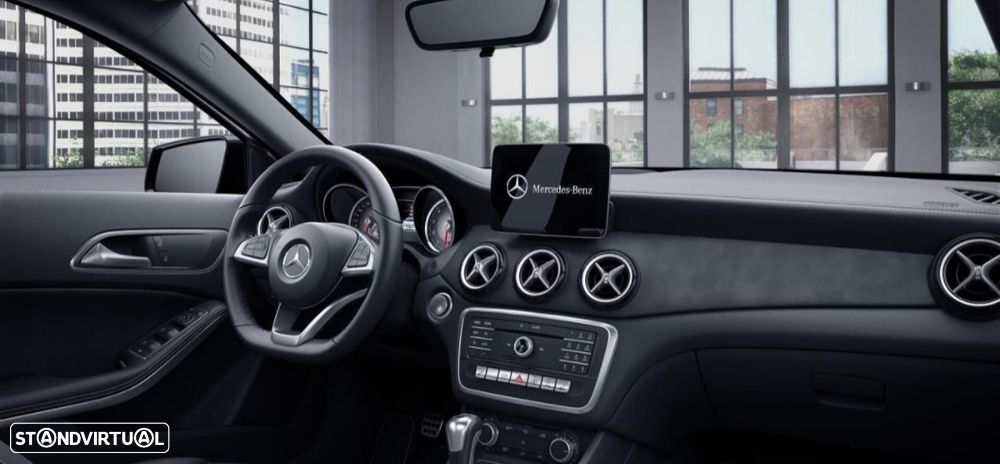 Mercedes-Benz GLA 180 UrbanStyle Edition — fotografia 3