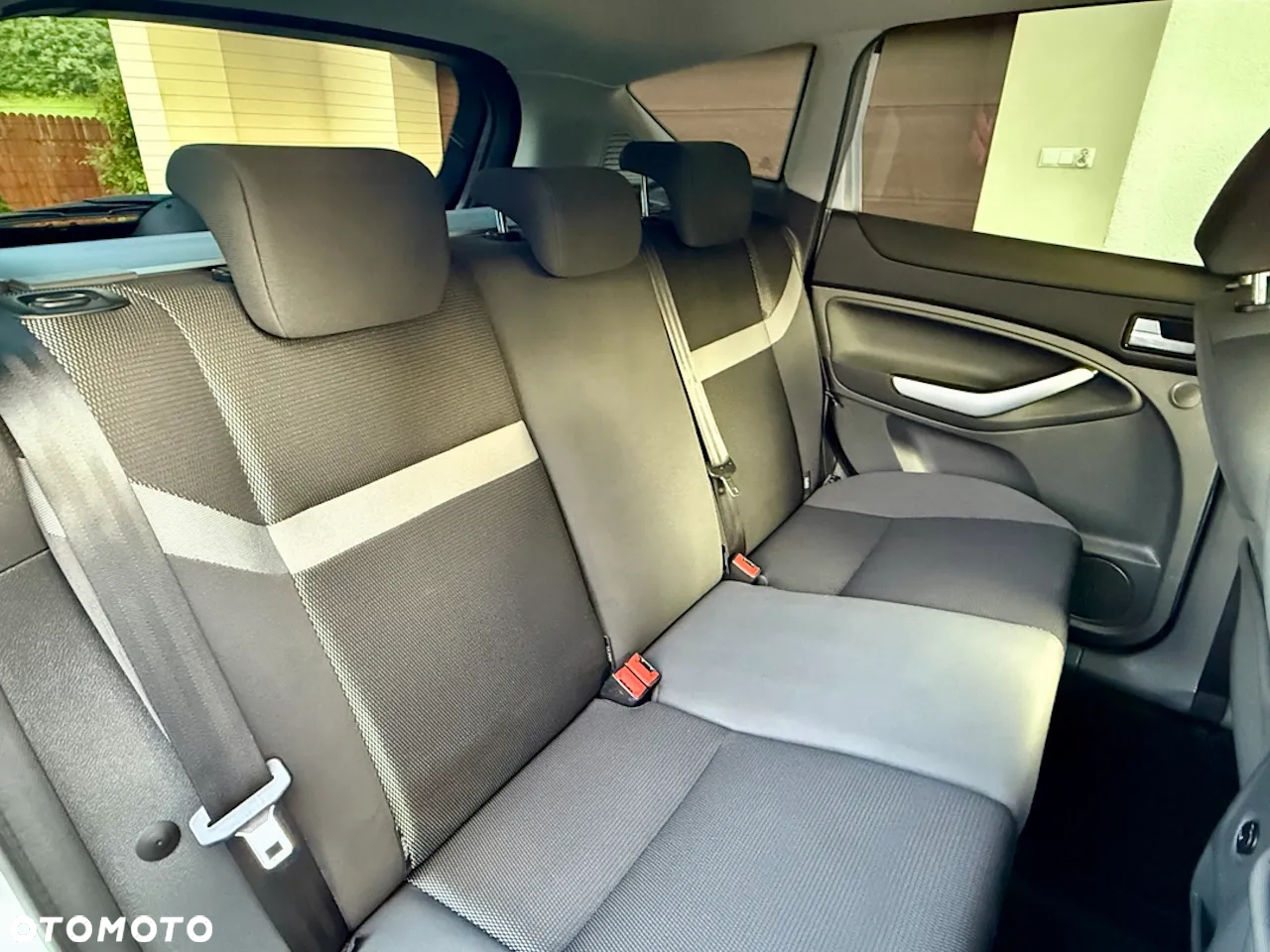 Ford Kuga - 10