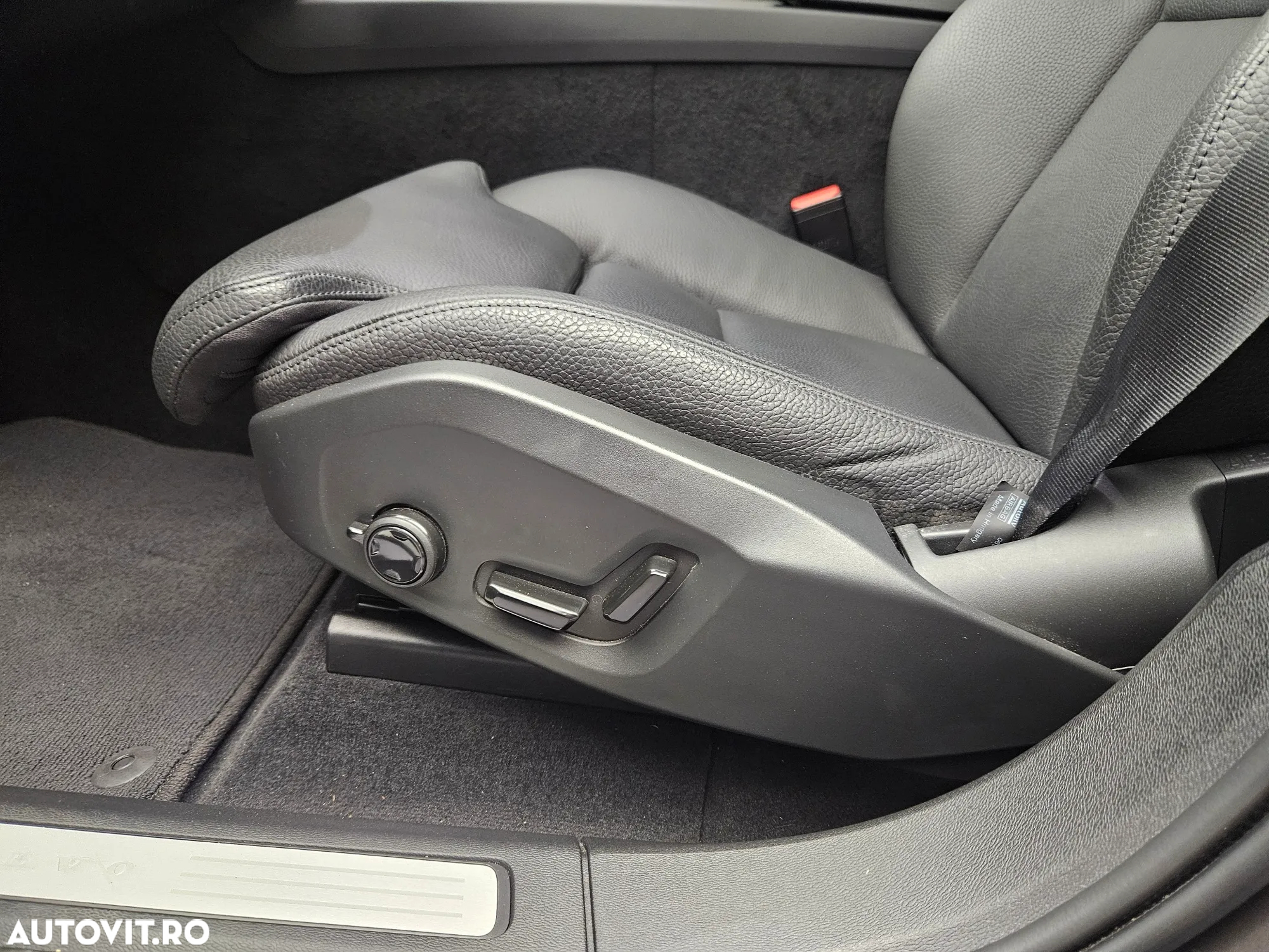 Volvo XC 60 B4 D Geartronic Momentum Pro - 17