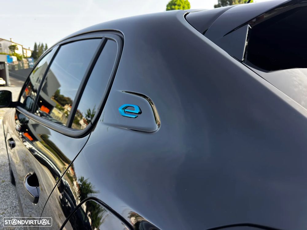 Peugeot e-208 Allure - 37
