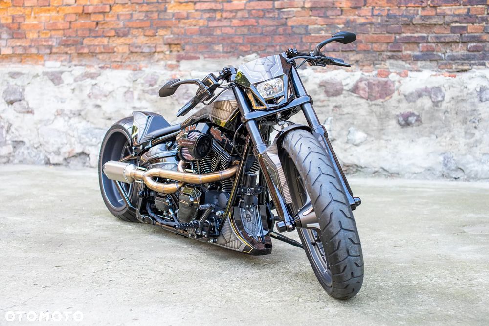 Harley-Davidson Softail Breakout - 9