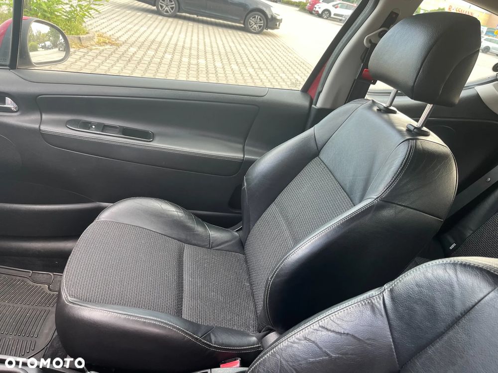 Peugeot 207 1.6 HDi 16V Speed - 29