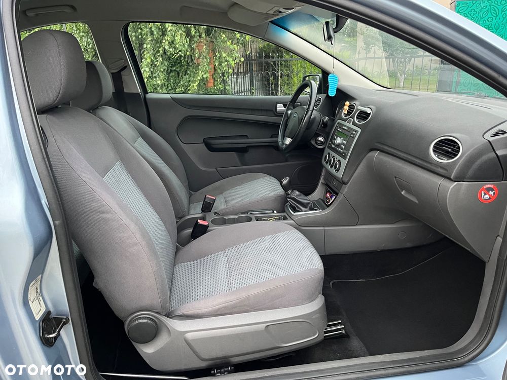 Ford Focus 1.6 Sport - 19
