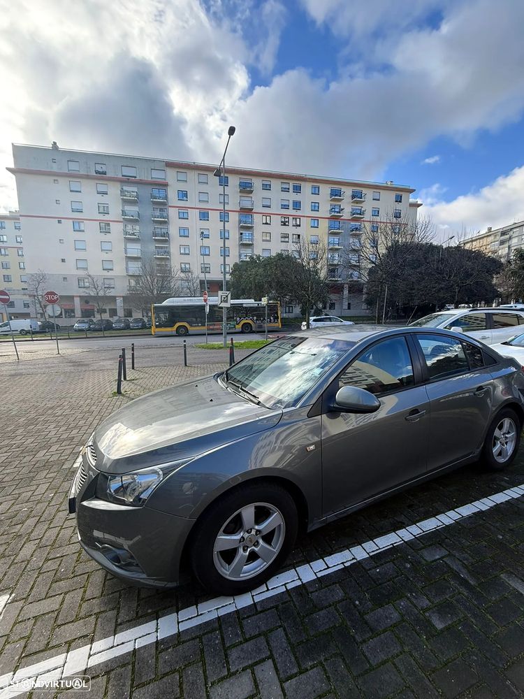 Chevrolet Cruze 1.6 LS - 7